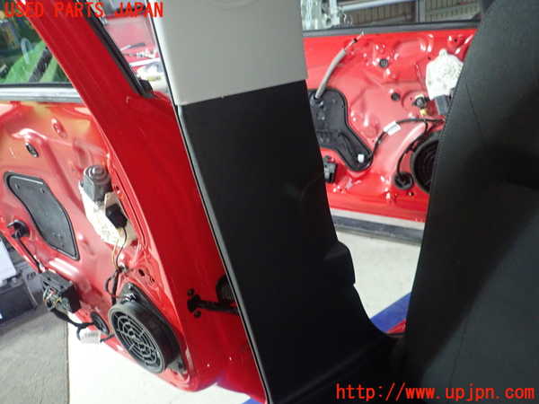 1UPJ-9232887670]アウディ・A1 スポーツバック(8XCHZ)左センターピラートリム 中古_2