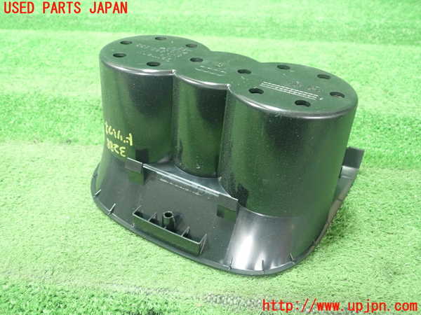 1UPJ-9232887810]アウディ・A1 スポーツバック(8XCHZ)ドリンクホルダー 中古_3