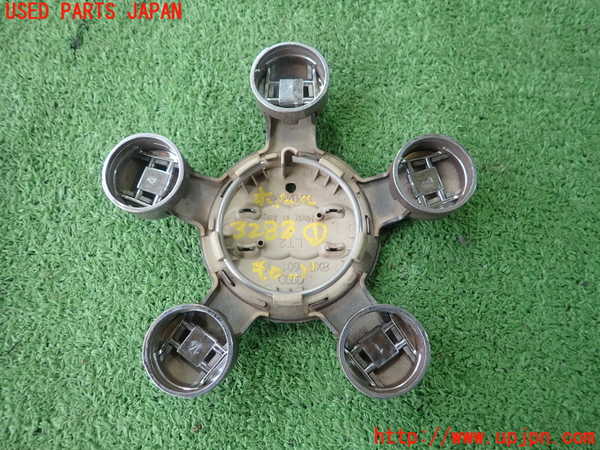 1UPJ-9232889416]アウディ・A1 スポーツバック(8XCHZ)15インチホイールキャップ1枚① 中古_2