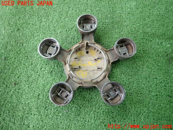 1UPJ-9232889419]アウディ・A1 スポーツバック(8XCHZ)15インチホイールキャップ1枚④ 中古_2