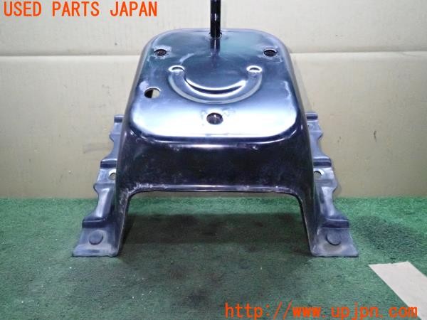 3UPJ=9232890020]パジェロ ロング エクシード(V98W)純正 スペアタイヤブラケット キャリア 中古_4