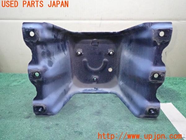 3UPJ=9232890020]パジェロ ロング エクシード(V98W)純正 スペアタイヤブラケット キャリア 中古_5