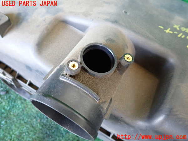 1UPJ-9232892560]パジェロ(V98W)エアクリーナーボックス 中古_3