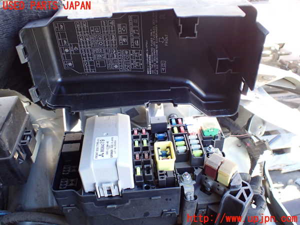1UPJ-9232896742]パジェロ(V98W)ヒューズボックス2 中古_2
