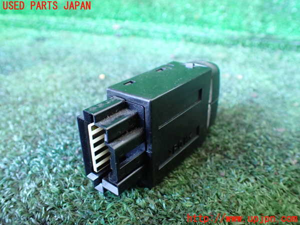 1UPJ-9232896295]パジェロ(V98W)フォグスイッチ 中古_2
