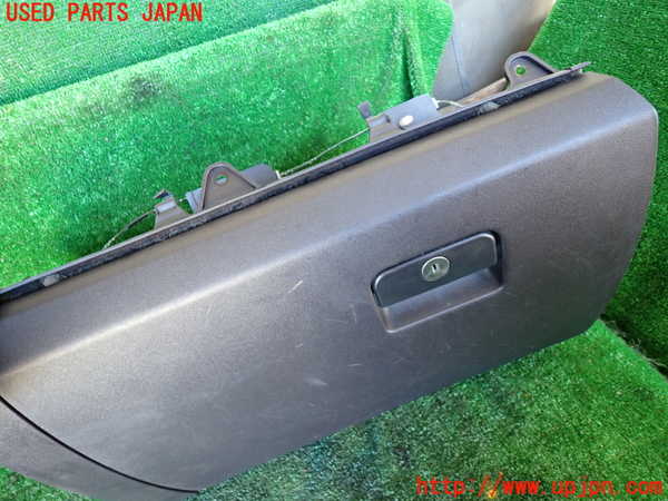 1UPJ-9232897516]パジェロ(V98W)グローブボックス1 中古_2