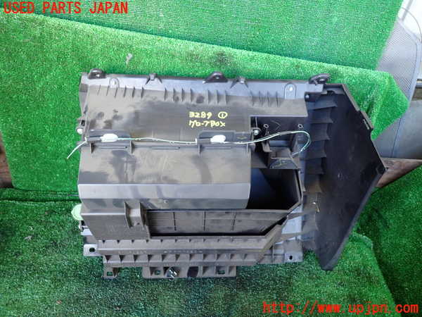1UPJ-9232897516]パジェロ(V98W)グローブボックス1 中古_4