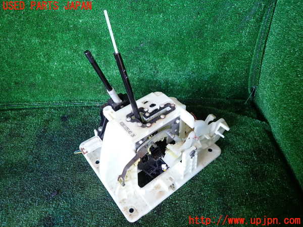 1UPJ-9232897555]パジェロ(V98W)ATシフトレバー 中古_2