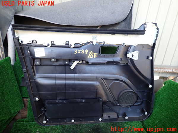 1UPJ-9232891234]パジェロ(V98W)右前ドア内張り 中古_4