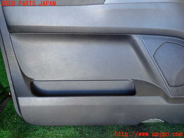 1UPJ-9232891264]パジェロ(V98W)左前ドア内張り 中古_3