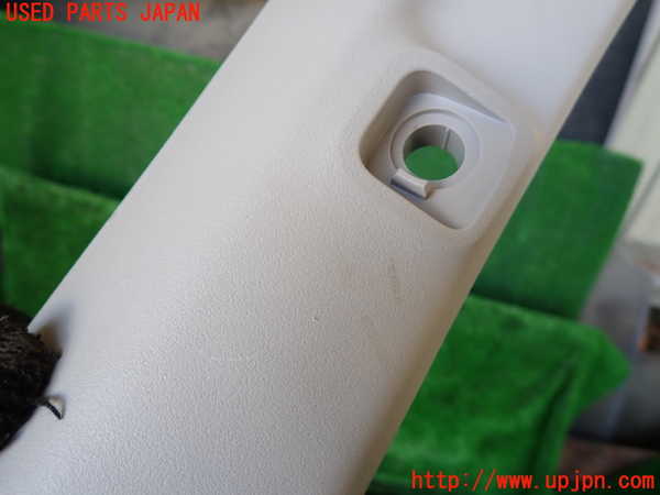 1UPJ-9232897655]パジェロ(V98W)右フロントピラートリム 中古_2
