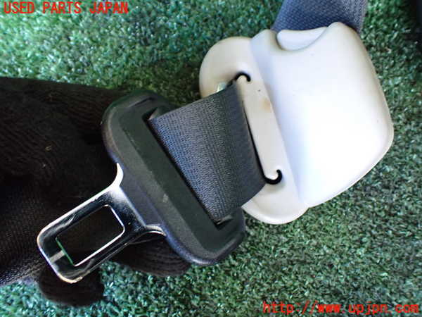 1UPJ-9232897075]パジェロ(V98W)助手席シートベルト 中古_2