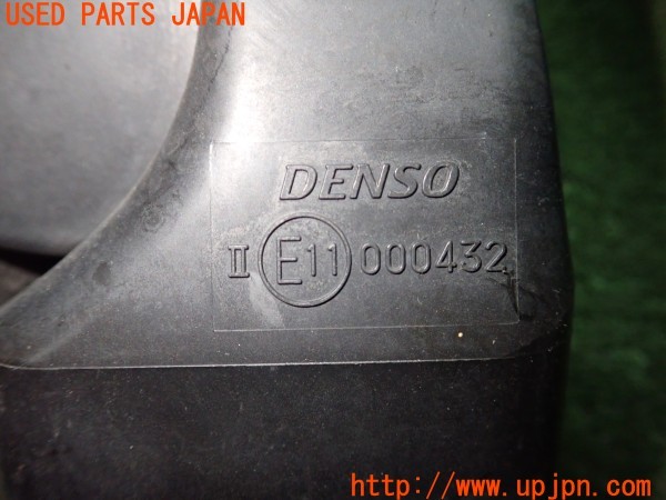 3UPJ=9232900563]レクサス CT200h(ZWA10)純正 86520-75010 ホーン 中古_4