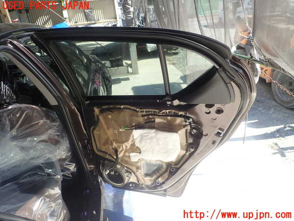 1UPJ-9232901290]レクサス・CT200h(ZWA10)右後ドア M3Q8 ジャンク部品取り_4