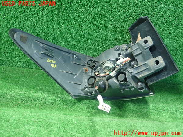 1UPJ-9232901530]レクサス・CT200h(ZWA10)右テールランプ 中古_3
