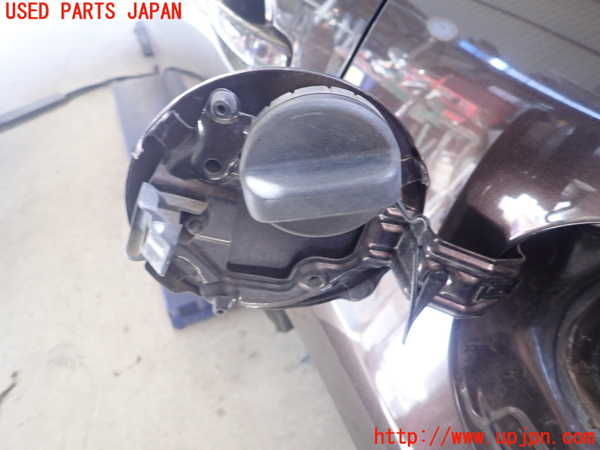 1UPJ-9232901690]レクサス・CT200h(ZWA10)フューエルリッド 中古_2