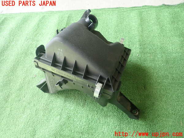 1UPJ-9232902560]レクサス・CT200h(ZWA10)エアクリーナーボックス 中古_2