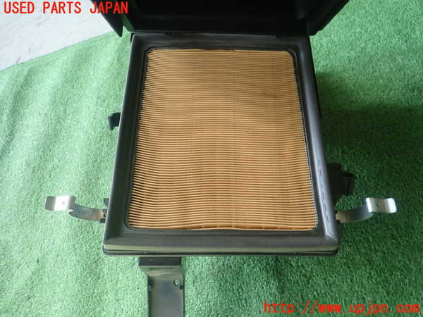 1UPJ-9232902560]レクサス・CT200h(ZWA10)エアクリーナーボックス 中古_4