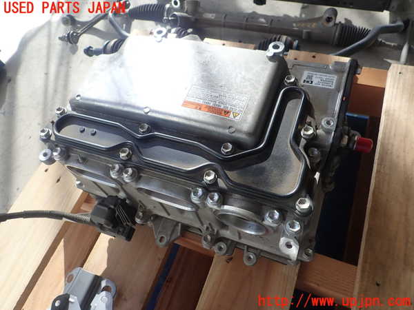 1UPJ-9232906916]レクサス・CT200h(ZWA10)インバーターコンバーター 中古_2