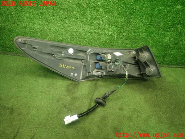 1UPJ-9232911530]ハリアー ハイブリッド(AVU65W)右テールランプ 中古_3