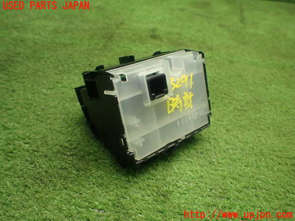 1UPJ-9232917850]ハリアー ハイブリッド(AVU65W)時計 中古_3