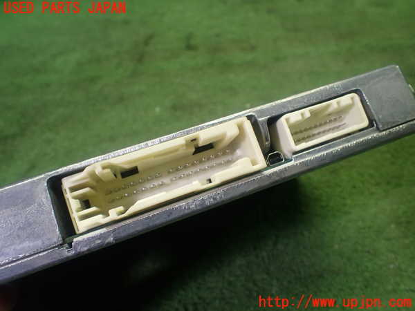 1UPJ-9232916525]ハリアー ハイブリッド(AVU65W)アンプ 中古_3