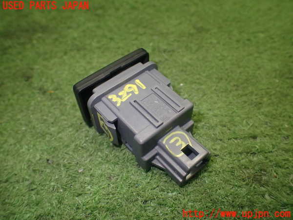 1UPJ-9232916308]ハリアー ハイブリッド(AVU65W)スイッチ3 (オートヘッドライト) 中古_2