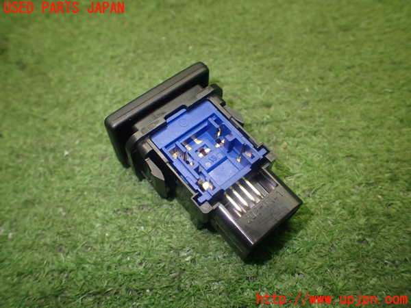 1UPJ-9232916313]ハリアー ハイブリッド(AVU65W)スイッチ8 (VIEW) 中古_3