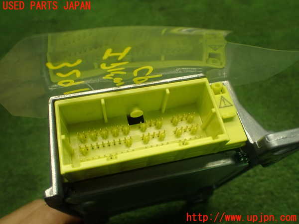 1UPJ-9232916145]ハリアー ハイブリッド(AVU65W)エアバッグコンピューター 中古_3