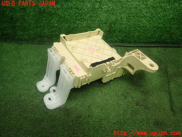 1UPJ-9232916743]ハリアー ハイブリッド(AVU65W)ヒューズボックス3 中古_2