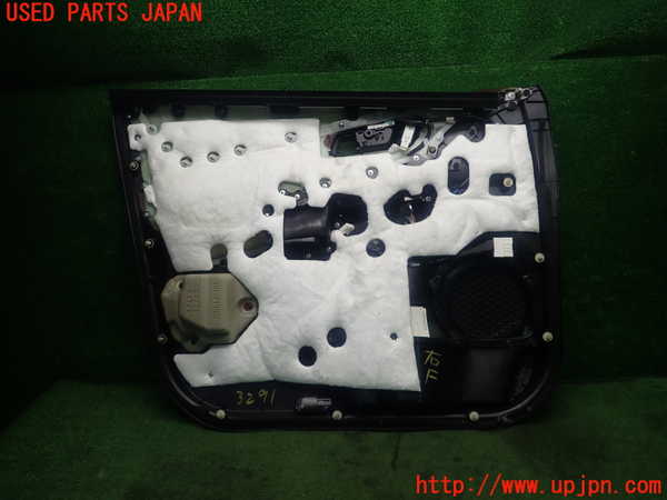1UPJ-9232911234]ハリアー ハイブリッド(AVU65W)右前ドア内張り 中古_4