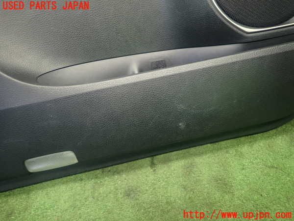 1UPJ-9232911264]ハリアー ハイブリッド(AVU65W)左前ドア内張り 中古_4
