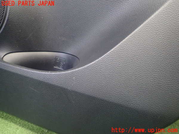 1UPJ-9232911294]ハリアー ハイブリッド(AVU65W)右後ドア内張り 中古_4