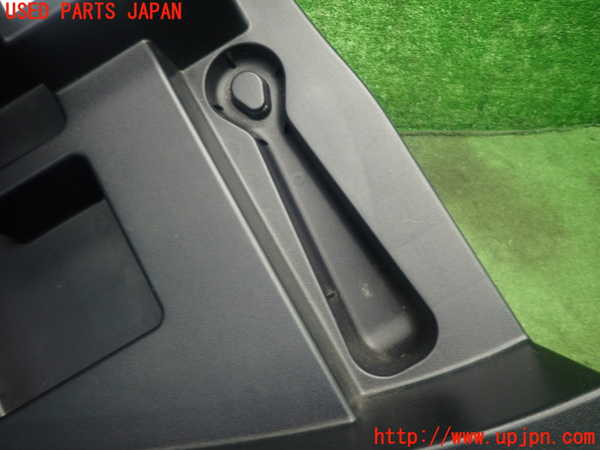 1UPJ-9232917772]ハリアー ハイブリッド(AVU65W)ラゲッジトレイ2 中古_4