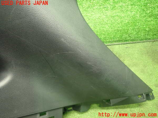 1UPJ-9232917675]ハリアー ハイブリッド(AVU65W)右リアピラートリム 中古_4