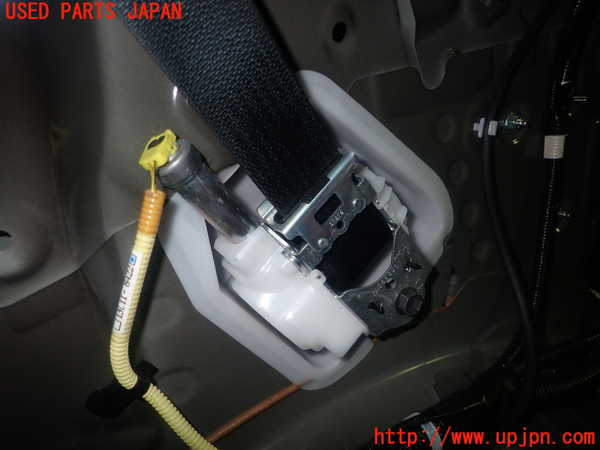 1UPJ-9232917155]ハリアー ハイブリッド(AVU65W)右2列目シートベルト 中古_3