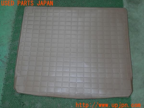 3UPJ=9232930634]ポルシェ カイエン S ハイブリッド(92ACGE 958型)Weather Tech ウェザーテック ラゲッジマット トレイ 中古_3