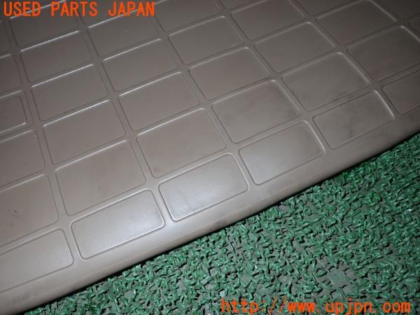 3UPJ=9232930634]ポルシェ カイエン S ハイブリッド(92ACGE 958型)Weather Tech ウェザーテック ラゲッジマット トレイ 中古_4