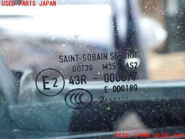 1UPJ-9232931230]ポルシェ・カイエン S ハイブリッド(92ACGE)右前ドア SEKURIT M35 【ジャンク】_5