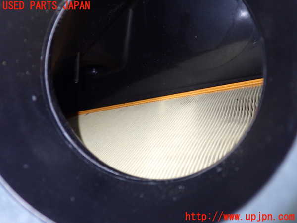 1UPJ-9232932560]ポルシェ・カイエン S ハイブリッド(92ACGE)エアクリーナーボックス 中古_3