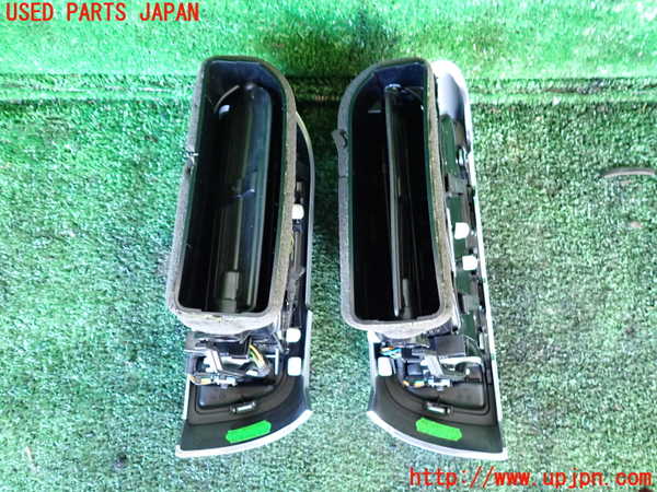1UPJ-9232937528]ポルシェ・カイエン S ハイブリッド(92ACGE)エアコン吹き出し口3 (真中) 中古_3
