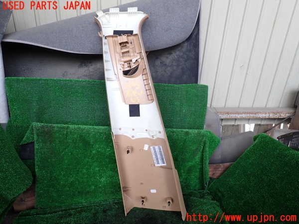 1UPJ-9232937665]ポルシェ・カイエン S ハイブリッド(92ACGE)右センターピラートリム 中古_4