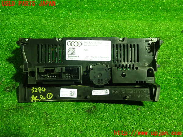 1UPJ-9232946066]アウディ・S5 スポーツバック(8TCREL)エアコンスイッチ1 中古_3