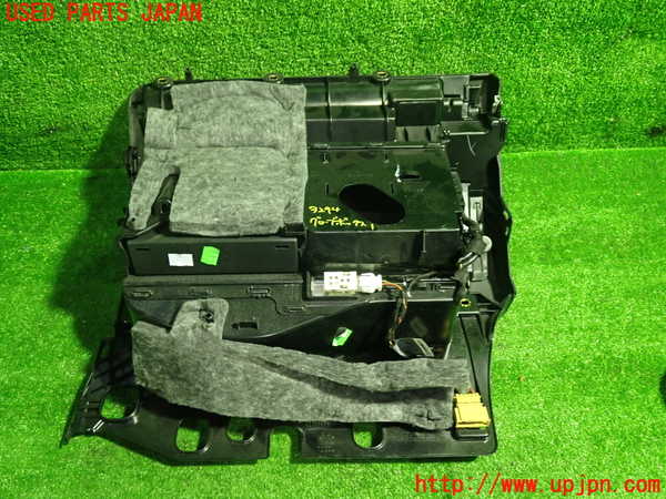 1UPJ-9232947516]アウディ・S5 スポーツバック(8TCREL)グローブボックス1 中古_3