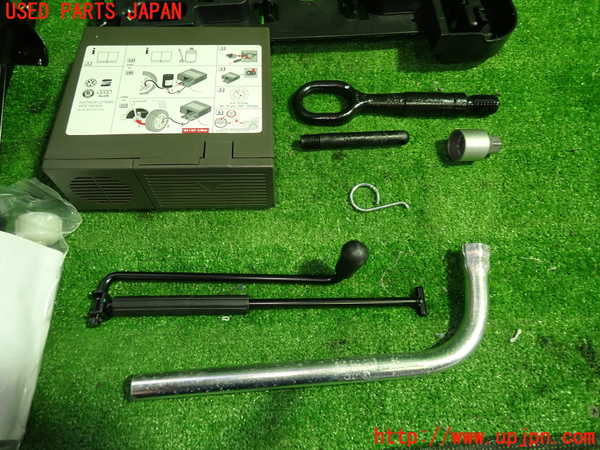 1UPJ-9232947805]アウディ・S5 スポーツバック(8TCREL)車載工具 中古_3