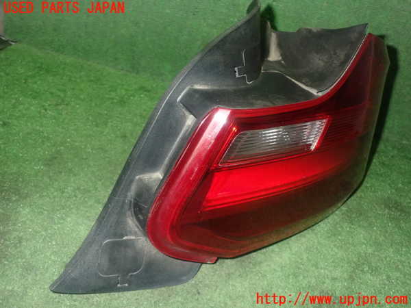 1UPJ-9232951530]BMW 220i カブリオレ F23(1J20)右テールランプ 中古_2