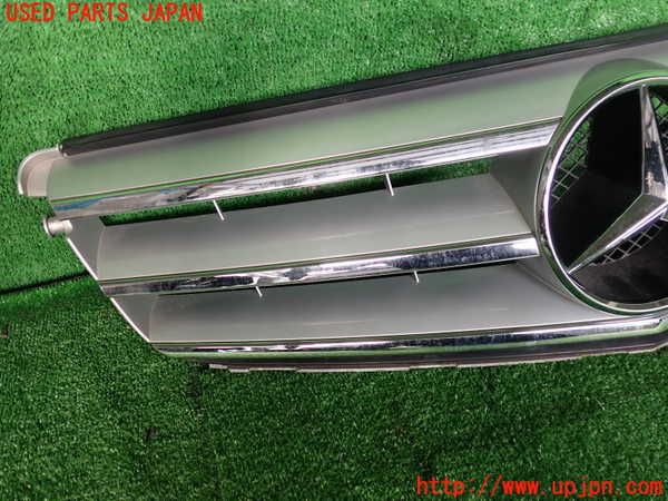 2UPJ-9232961050]ベンツ C200 ステーションワゴン(204248)(204)ラジエターグリル 中古_2