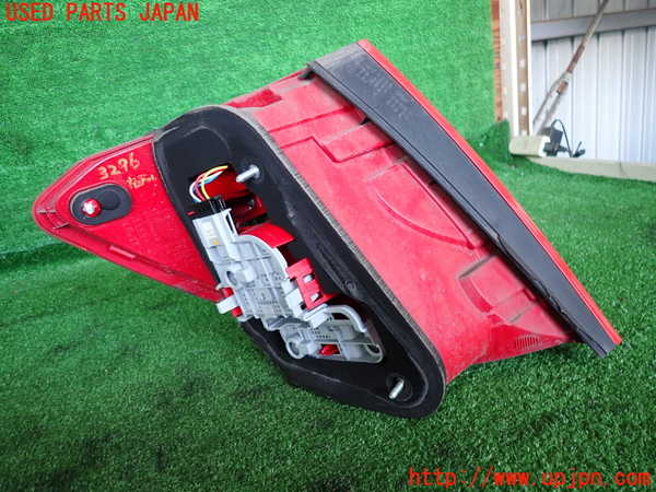2UPJ-9232961530]ベンツ C200 ステーションワゴン(204248)(204)右テールランプ 中古_2