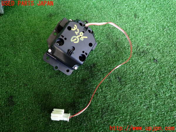 2UPJ-9232966306]ベンツ C200 ステーションワゴン(204248)(204)スイッチ1 (ナビコマンダー) 中古_2