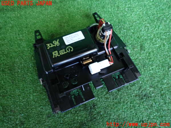 2UPJ-9232967821]ベンツ C200 ステーションワゴン(204248)(204)灰皿1 中古_3